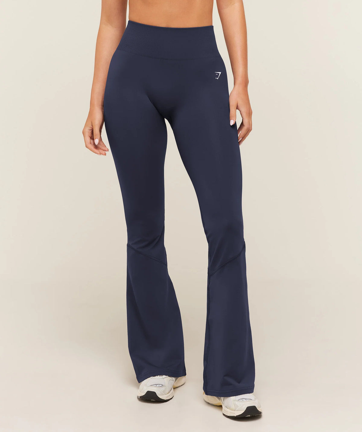 Everyday Seamless Flared Legging