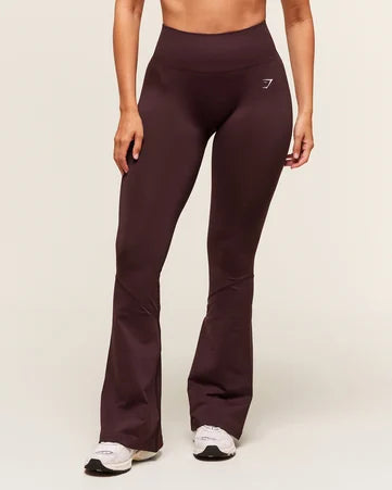 Everyday Seamless Flared Legging